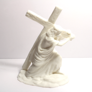 Jesus Carrying the Cross - 6 Inches