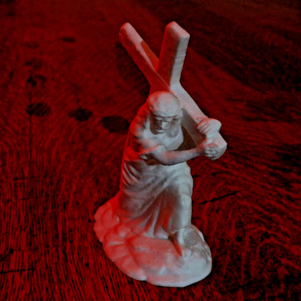 Jesus Carrying the Cross - 6 Inches - Image 4