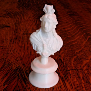 Isis Bust - Egyptian Goddess of Magic - 4 Inches