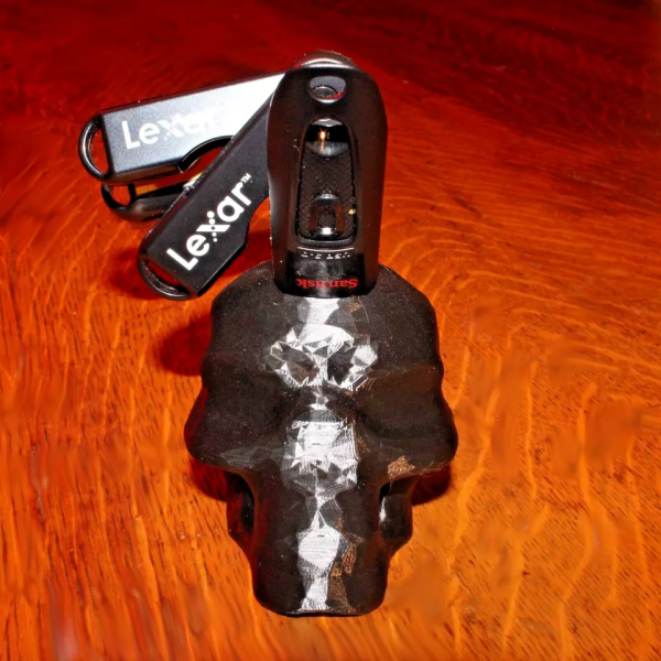 USB and TF Card Organizer - Black Skull - Desk Decoration - Image 4